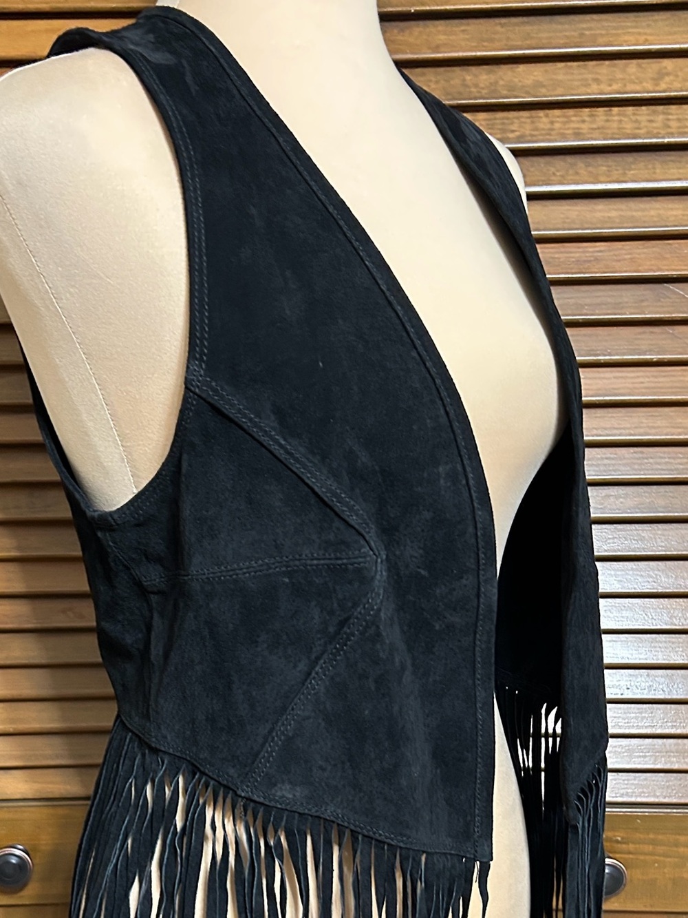 NWT Forever 21 Boho Chic Black Faux Suede Fringe Vest Size S - Picture 3 of 8